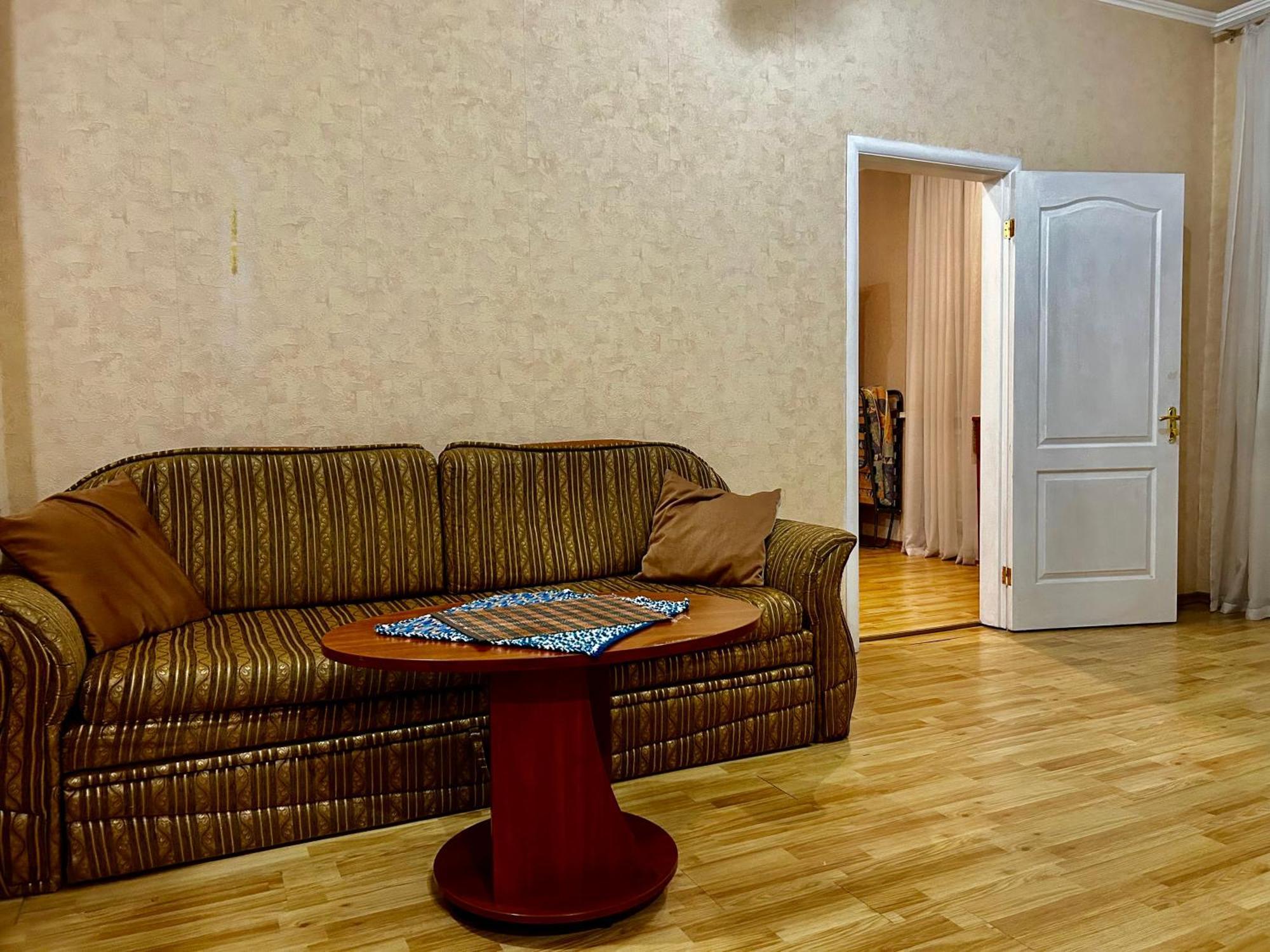 Apartment Near Train Station And Close To City Center Kiev Exterior foto