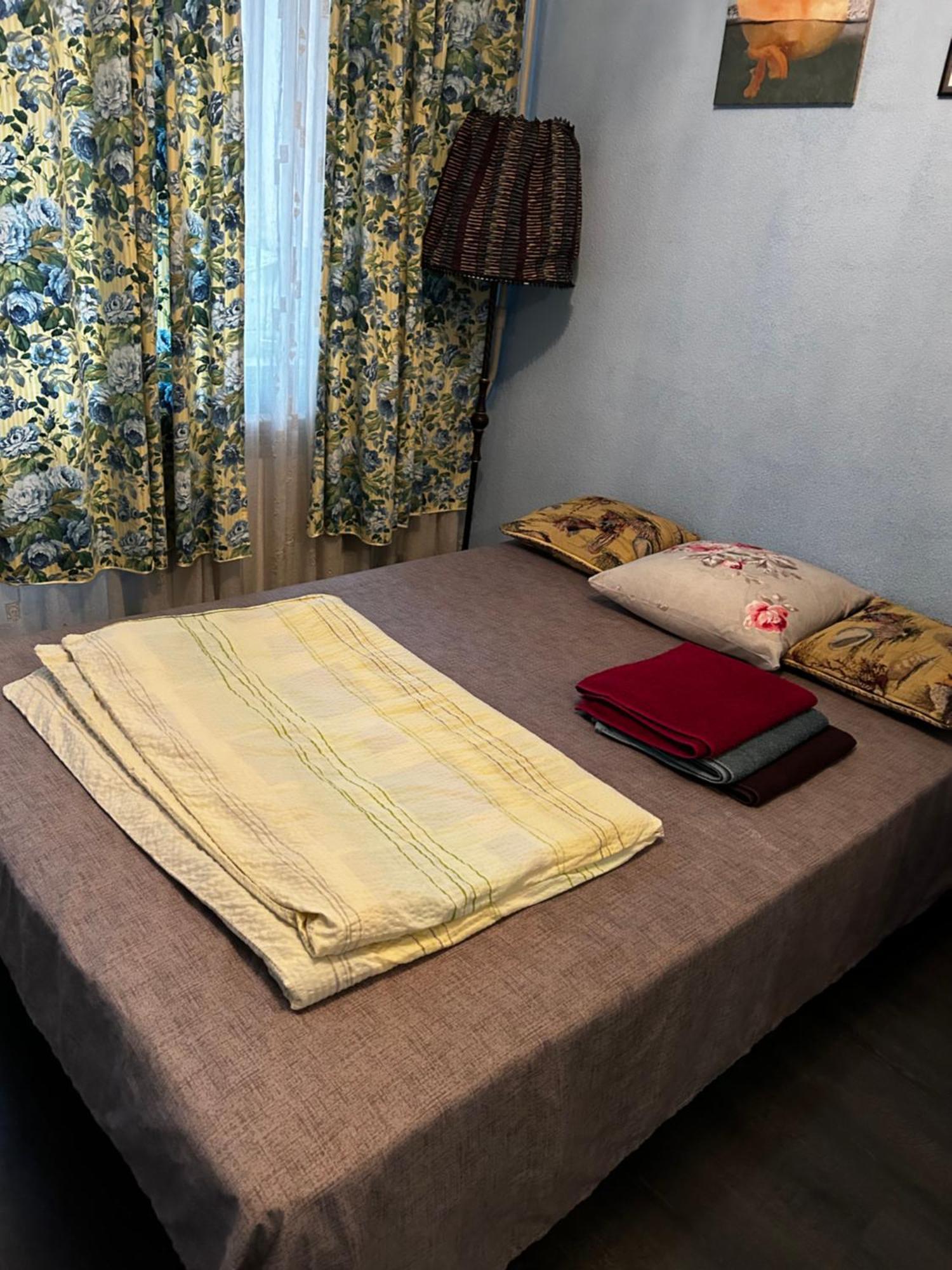 Apartment Near Train Station And Close To City Center Kiev Exterior foto