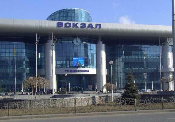 Apartment Near Train Station And Close To City Center Kiev Exterior foto